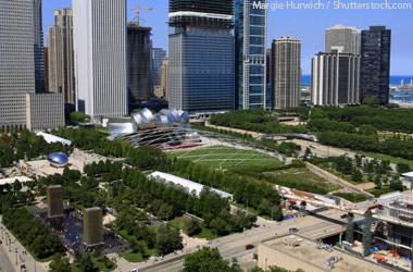 Millennium-Park-and-chicago-skyline1