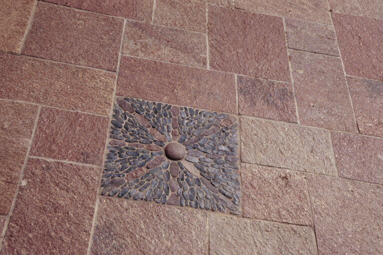 Sawn edge porphyry installation